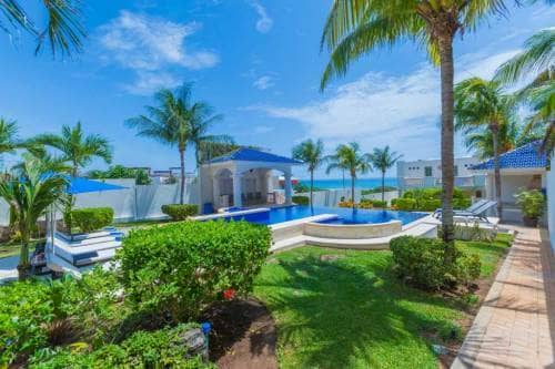 Spacious, luxurious yet perfect for families and groups. Huge garden and pool overlooking the Caribbean