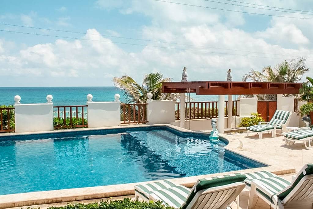 Great pool, spacious, Caribbean and sunrise views, great for families - you can't beat that!
