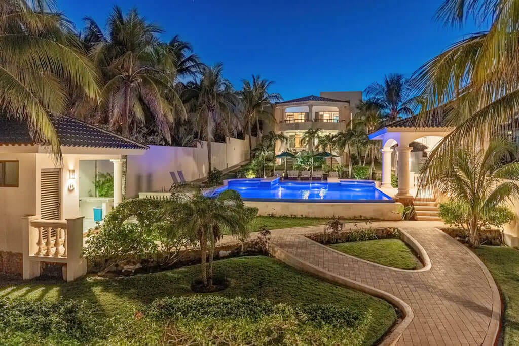 Casa de las Palmas vacation rental, Caribbean oceanfront