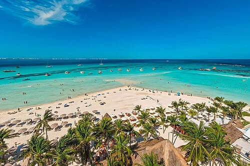 Playa Norte by David Amaya Sanchez
